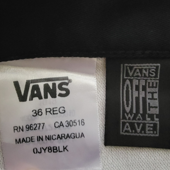 Vans Men's Black Shorts Size 36 - Picture 4 of 8